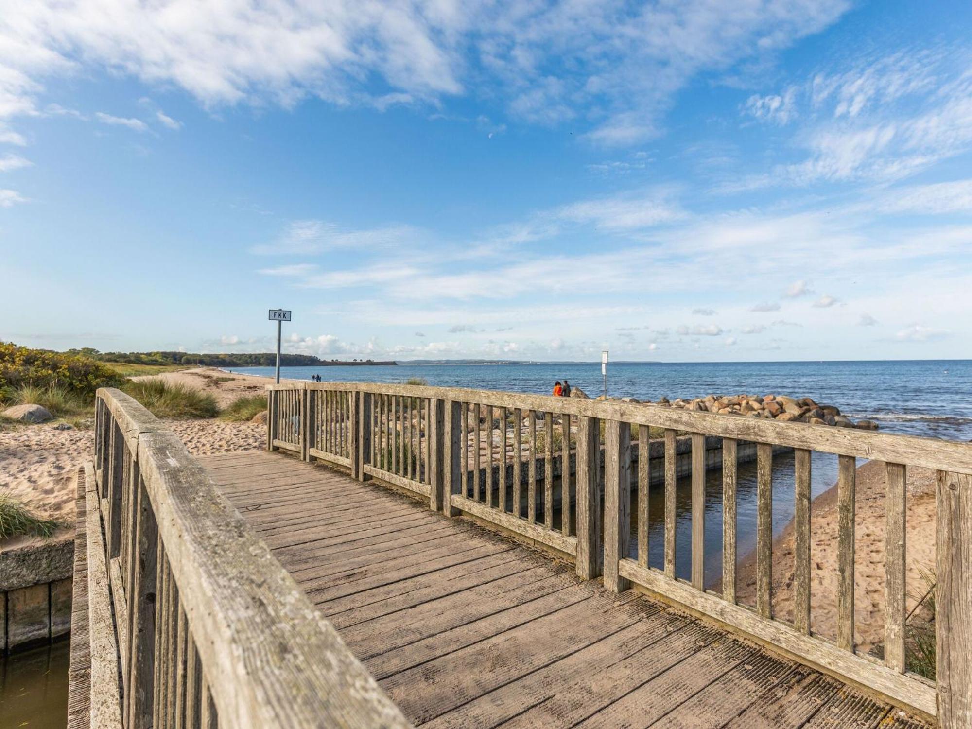 Enticing Holiday Home In Oldenburg With Garden Near Sea Dannau 外观 照片